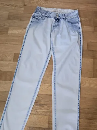 Lote de ropa: Jeans y Camiseta. Talla XS. 2,40 EUR