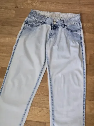 Lote de ropa: Jeans y Camiseta. Talla XS. 2,40 EUR