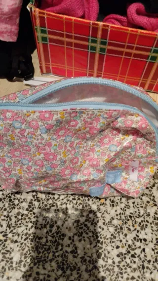 Neceser flores rosa y azul