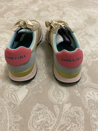Zapatillas Bimba y Lola en color beige