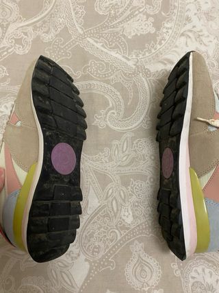 Zapatillas Bimba y Lola en color beige
