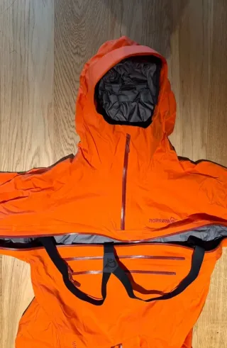 Mono Norrona lofoten Gore-Tex Pro talla M