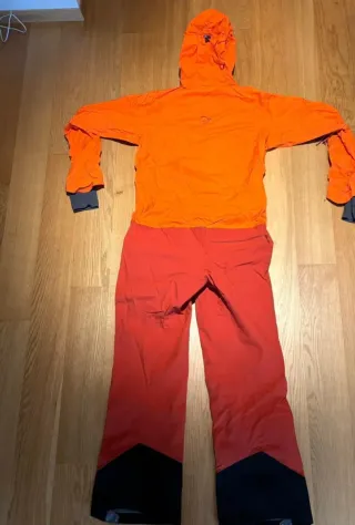 Mono Norrona lofoten Gore-Tex Pro talla M