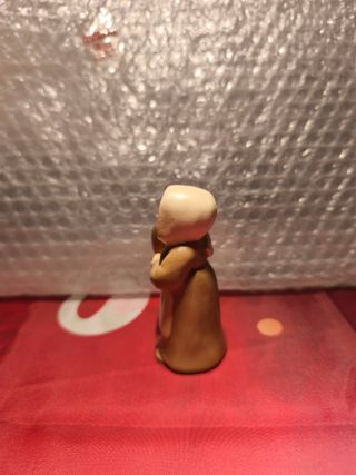 Personaggio Presepe Egan Ceramica Beige Oro
