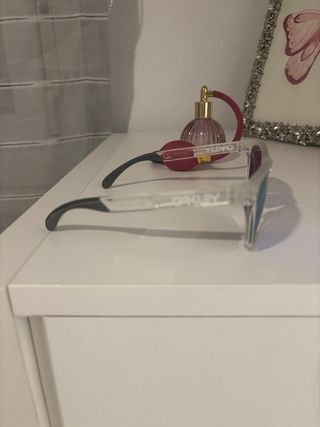 Gafas de sol Oakley moradas