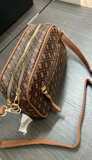 Borsa tracolla marrone con fantasia monogram