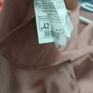 Vestido rosa satinado cruzado