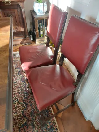 Tavolo noce massello con 4 sedie in pelle