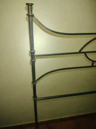 Cabecero de forja