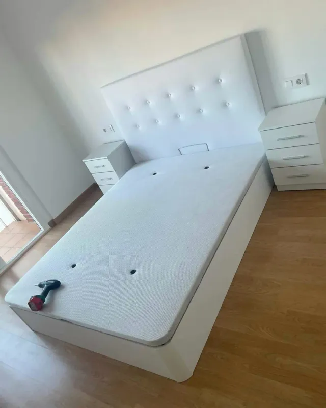 Canapè con materasso in offerta, disponibili in vari colori e misure