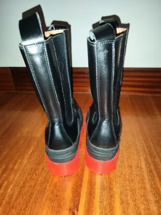Botas Fetiche Suances Negras Suela Roja