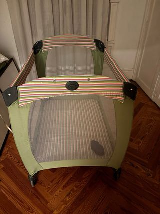 Cuna de viaje plegable con cambiador