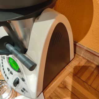 Thermomix TM31 + libros + accesorios