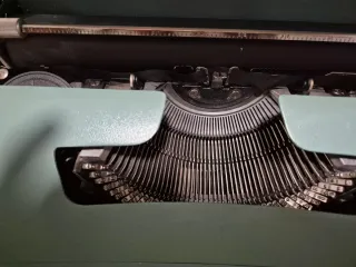 Máquina de escribir Olivetti Lettera 32