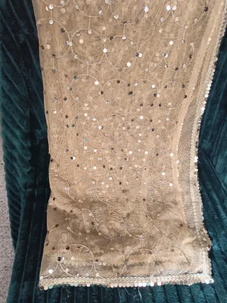 Chal/Pañuelo Vintage Beige y Dorado con Lentejuela