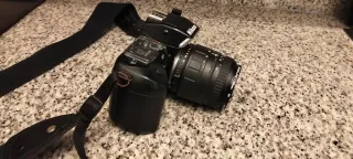 Cámara Nikon F401s con objetivo Sigma 24-70mm