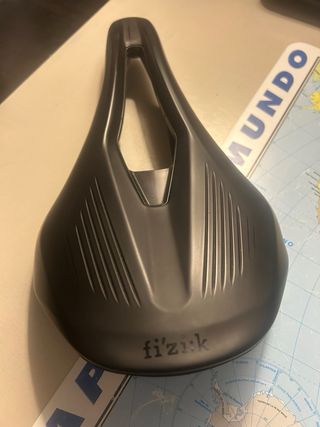 Sillín Fizik Argo Vento R1 Carbono