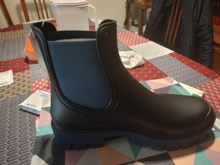 Botas de agua Igor negras y azules modelo Verbenas