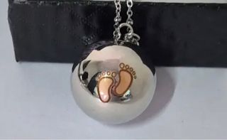 Collana con piedini in acciaio