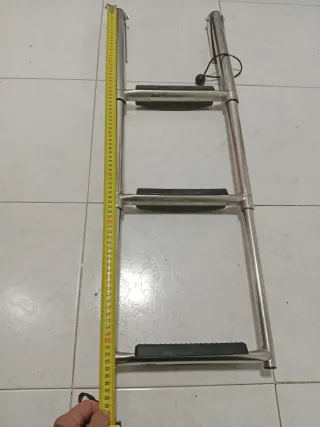Escalera para embarcación de acero
