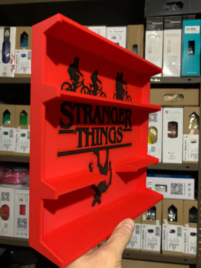Suporte Stranger Things expositor vitrine pratelei
