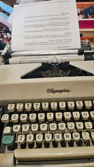Máquina de escribir Olympia Vintage