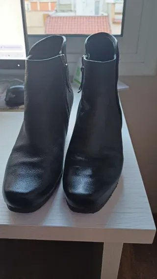 Botines negros mujer