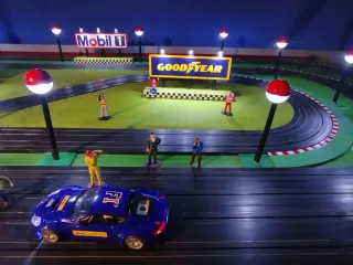 Iluminación LED para circuitos Scalextric slot