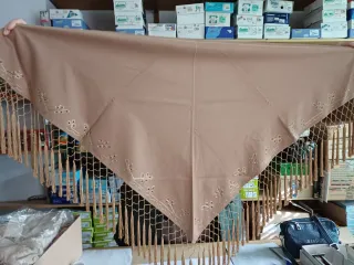 Pañuelo de antelina con flecos