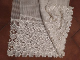 Tenda singola con balza di trina