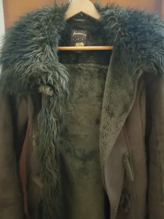 Abrigo efecto ante con forro de pelo