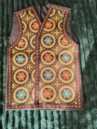 Chaleco bordado chico 11-12 años