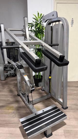 MÁQUINA PIERNAS GEMELOS CUÁDRICEPS