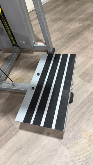 MÁQUINA PIERNAS GEMELOS CUÁDRICEPS