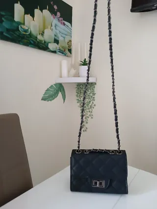 Borsetta nera tracolla