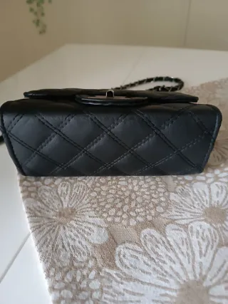 Borsetta nera tracolla