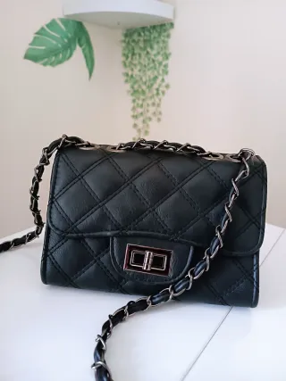 Borsetta nera tracolla