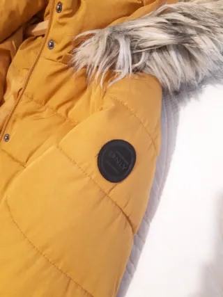 Parka Only amarilla con capucha