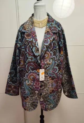 Con etiqueta. talla 54