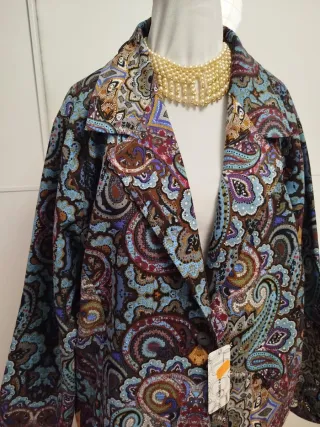 Con etiqueta. talla 54