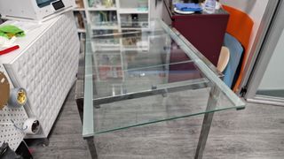 Mesa extensible cristal y metal IKEA