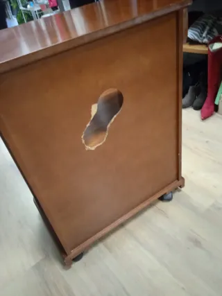 Mesa TV madera oscura con cajón y puertas