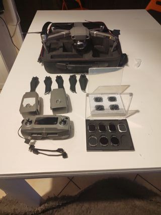 DJI Mavic 2 Pro Drone con accessori