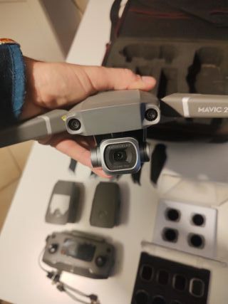 DJI Mavic 2 Pro Drone con accessori