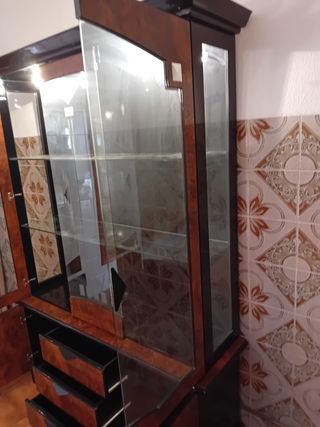 VITRINA COMO NUEVA 50 EUROS, CARTAGENA