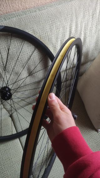 Par Ruedas Gravel/Carretera Disco 700