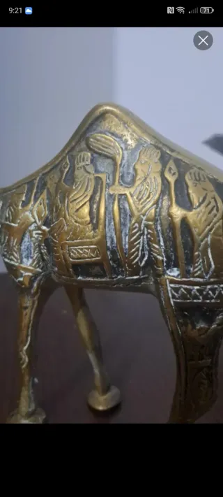 Figura Bronce Persa Camello