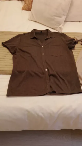 Camisetas Cortefiel beige y marrón