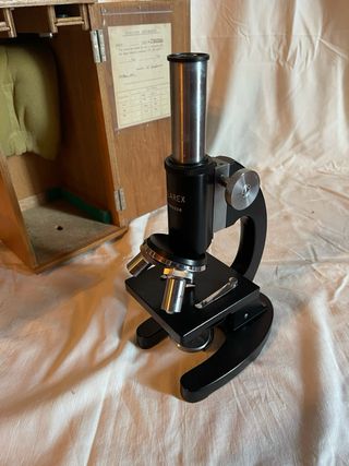 Microscopio antiguo JIS