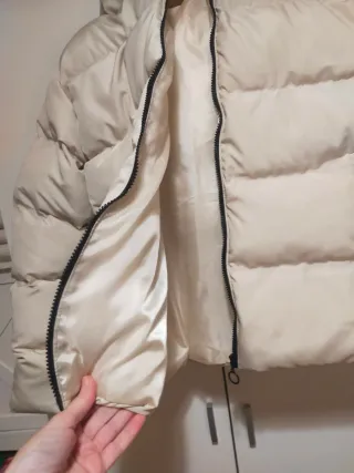 Abrigo acolchado gordito con capucha